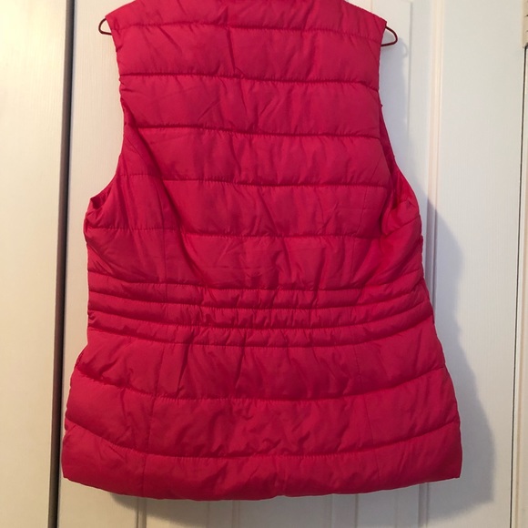 Hollister Pink puffer vest - Picture 2 of 5